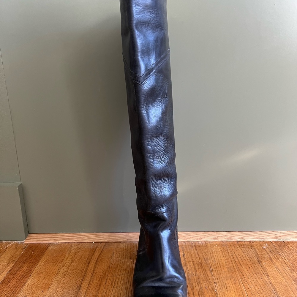 Women’s Frye boot, black leather size 9.